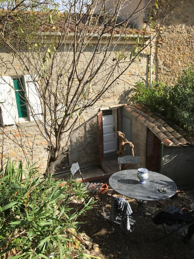 לינה וארוחת בוקר Fraissé-des-Corbières Chez Tatie Menie מראה חיצוני תמונה